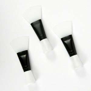 Mini pennello per maschera viso in silicone con manico corto bianco