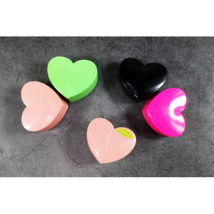 Temperamatite per trucco manuale in plastica colorata a forma di cuore